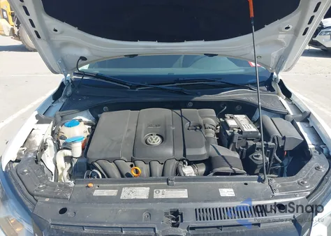 2012 Volkswagen Passat 2.5L S z USA, uszkodzony, nr VIN 1VWAP7A30CC027457